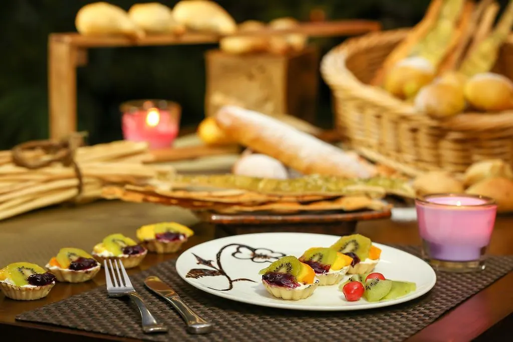 Hotel Icon Chandīgarh 3*,  Inde