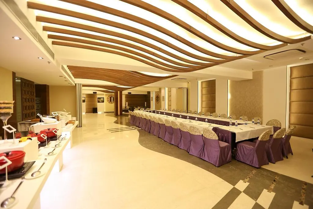 Hotel Icon Chandīgarh 3*,  Indie